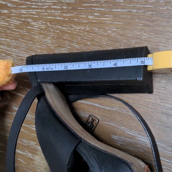 M4DE MADE leather chunky criss cross strap heels EUC 8.5 Priscilla style black - Picture 3 of 9